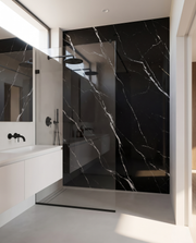 Panneau PVC Effet Marbre Noir Brillant en salle de bain